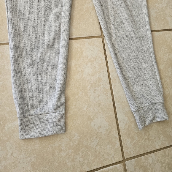 Grey And White Pants - Picture 6 of 8